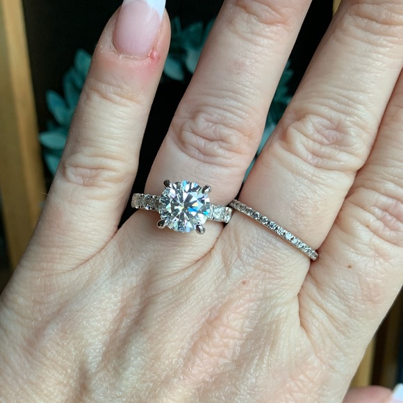 Jewelry - #102 Absolutely stunning 4.3cttw brilliant white Moissanite ring